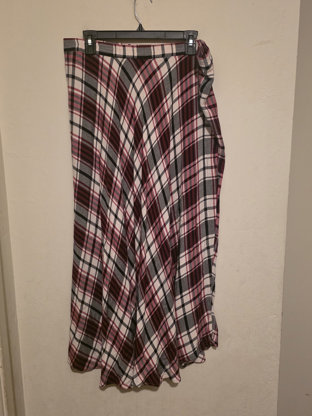 Chaps Plaid Maxi Skirt in Red , Black, and Cream Size XL - Picture 2 of 7